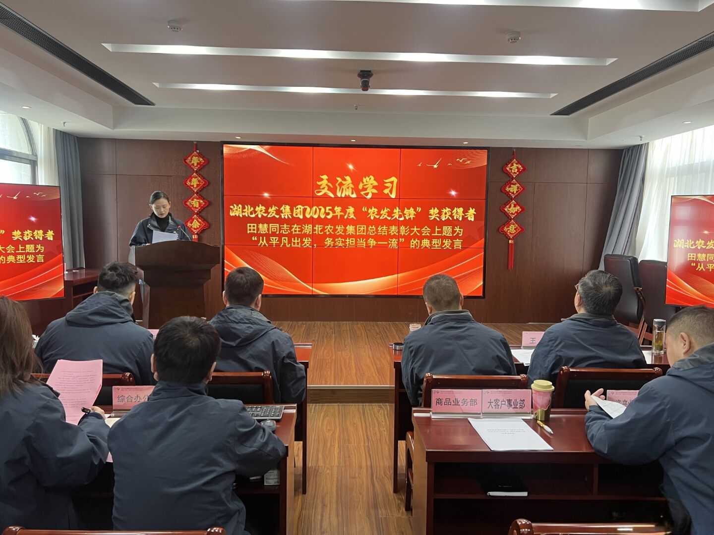 03-李晓婷.PNG 维多利亚(中国品牌)官方网站-Victoria Company